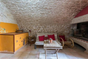 Traditional 1 bedroom flat , 10' from the beach